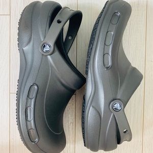 Crocs Mens SZ 12 M Gray Slip & Oil Resistant Clog